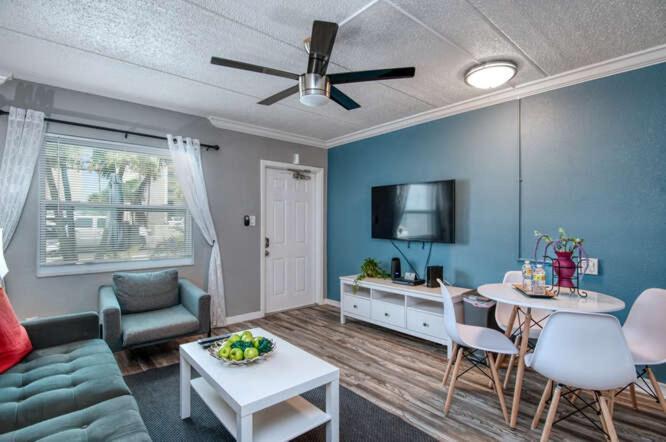 Sunset Beach Suites St. Pete Beach Exterior foto
