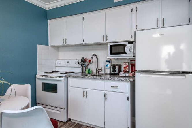 Sunset Beach Suites St. Pete Beach Exterior foto