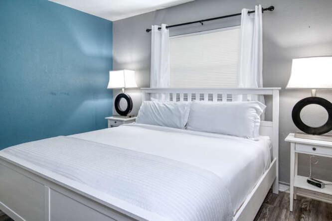 Sunset Beach Suites St. Pete Beach Exterior foto